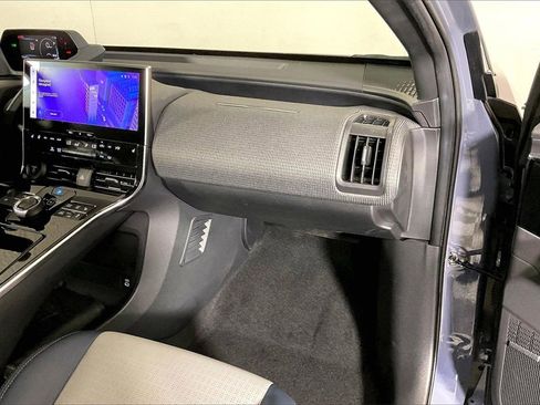 Used 2023 Subaru Solterra Limited image 16