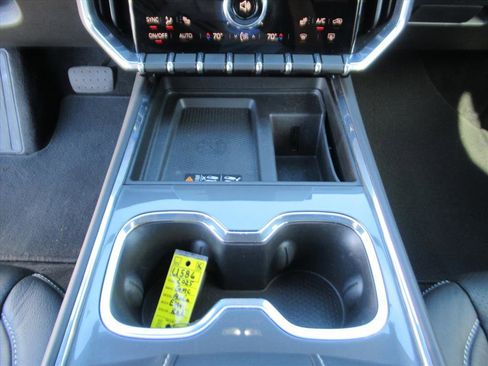 Used 2025 GMC Acadia Elevation image 21