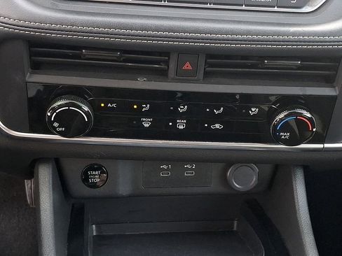 Used 2024 Nissan Rogue S image 15