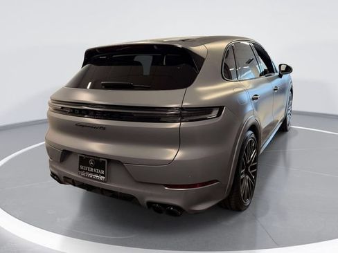 Used 2025 Porsche Cayenne GTS AWD/4WD image 4
