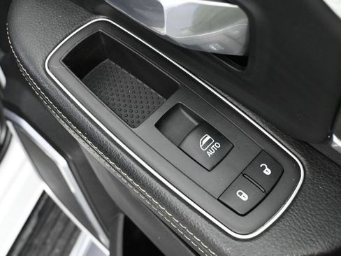 Used 2022 RAM 2500 Laramie AWD/4WD image 36