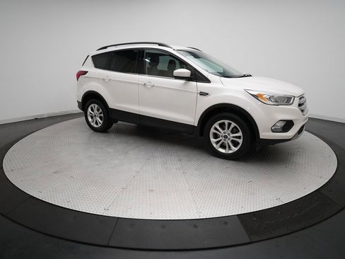 Used 2019 Ford Escape SEL image 13