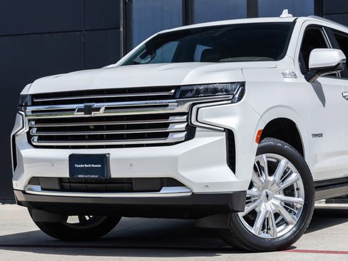 Used 2023 Chevrolet Tahoe High Country image 3