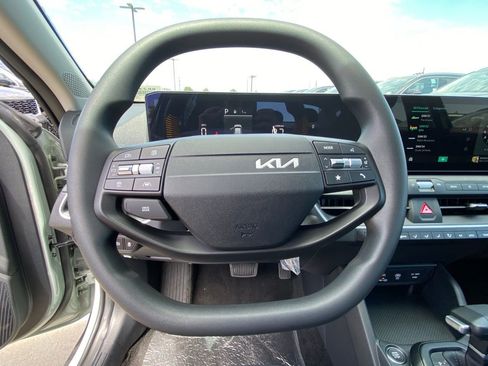 New 2026 Kia K4 FWD image 17