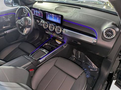 Certified 2025 Mercedes-Benz GLB 250 4MATIC image 23