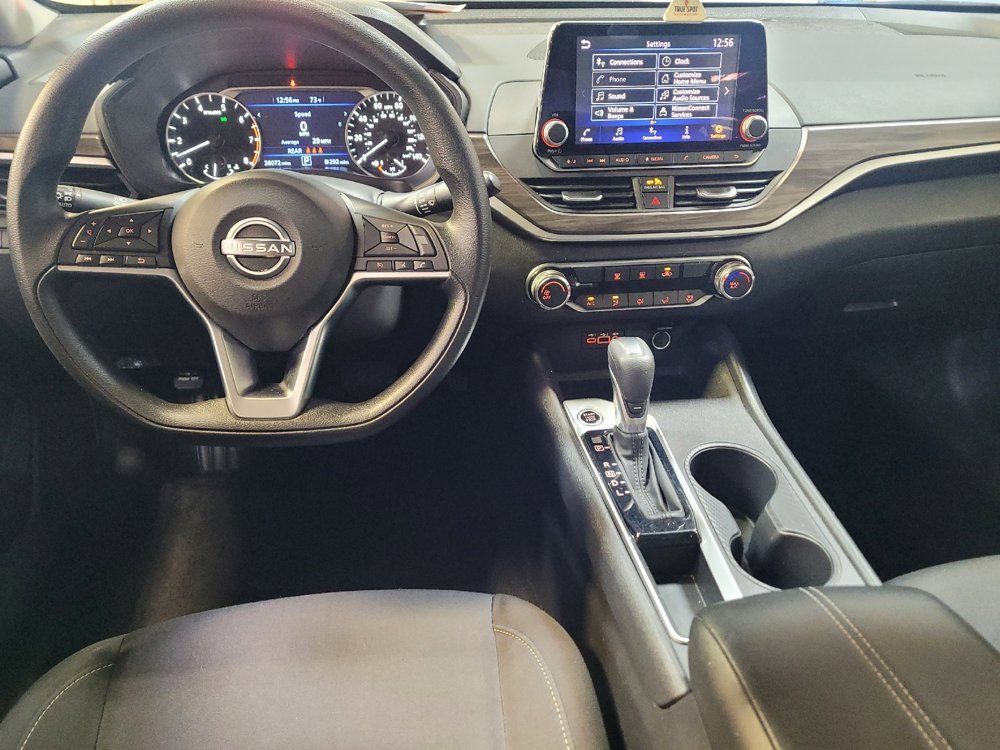 Used 2025 Nissan Altima 2.5 SV FWD image 22