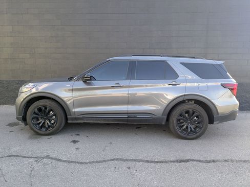Used 2025 Ford Explorer ST-Line image 8