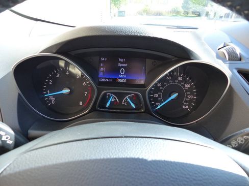 Used 2017 Ford Escape SE w/ Equipment Group 201A AWD/4WD image 47