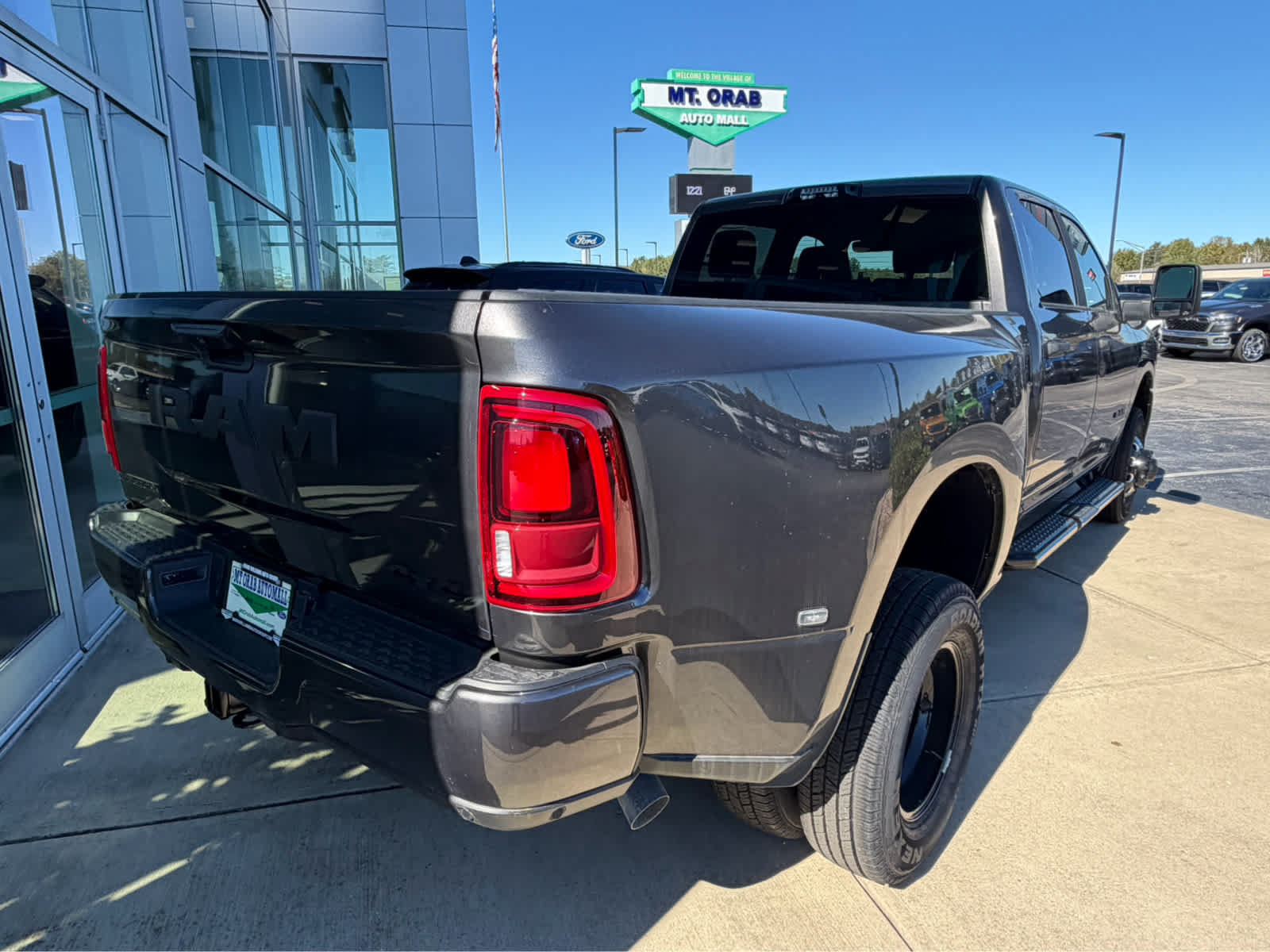 New 2026 RAM 3500 Big Horn AWD/4WD image 3