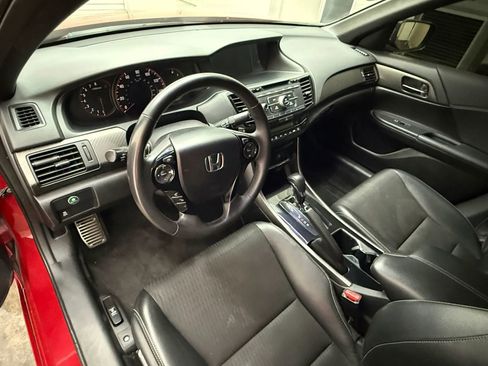 Used 2017 Honda Accord Sport image 13