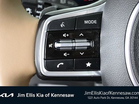 Certified 2024 Kia Sorento SX Prestige w/ Olive Brown Leather Package image 23