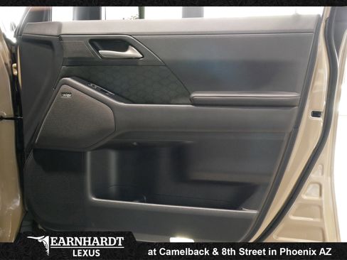 Used 2024 Lexus GX 550 AWD/4WD image 12