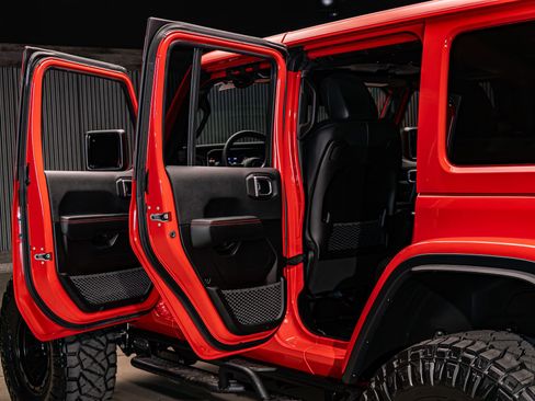 Used 2024 Jeep Wrangler Unlimited Rubicon image 28