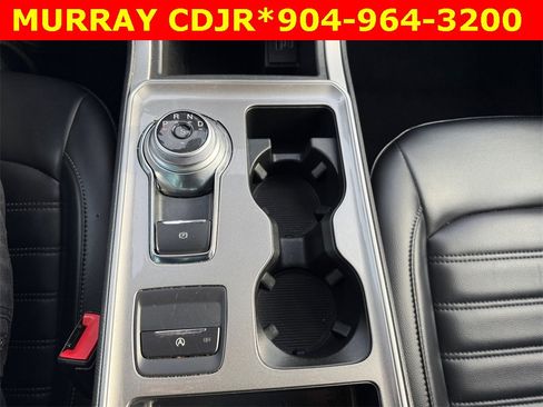 Used 2023 Ford Edge SEL image 28