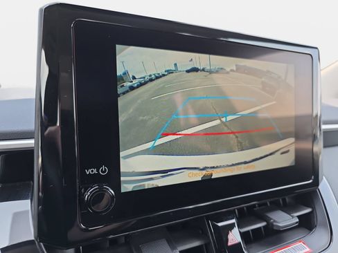 Used 2025 Toyota Corolla LE FWD image 22