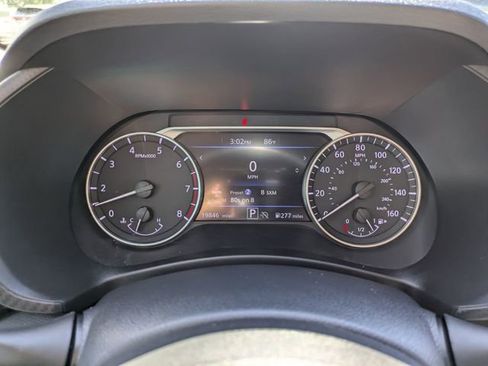 Certified 2024 Nissan Sentra SR FWD image 3