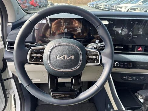 New 2026 Kia Carnival EX image 8