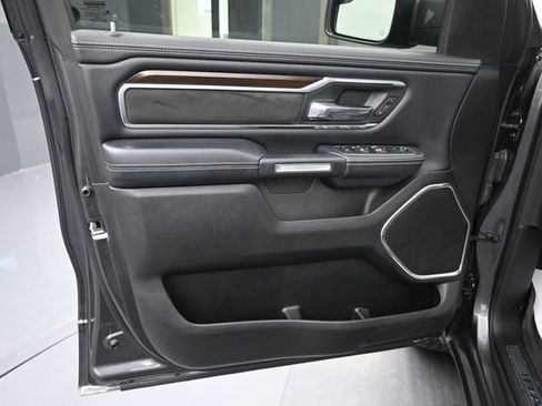Used 2022 RAM 1500 Laramie AWD/4WD image 12