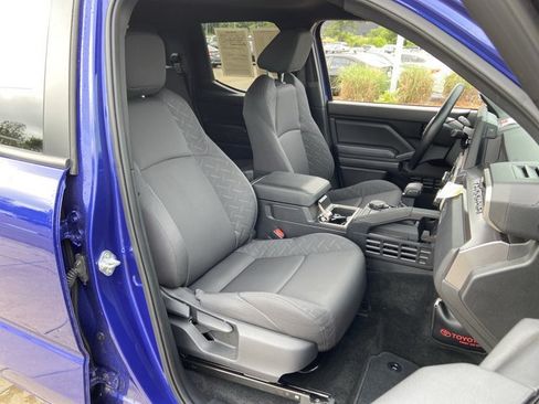 Used 2025 Toyota Tacoma SR5 AWD/4WD image 20
