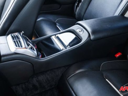 Used 2019 Rolls-Royce Wraith RWD image 81
