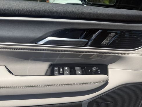 New 2026 Jeep Grand Wagoneer 2WD image 18