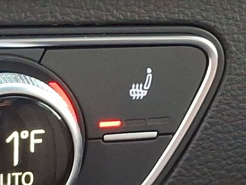 Used 2025 Audi Q5 2.0T Premium image 25