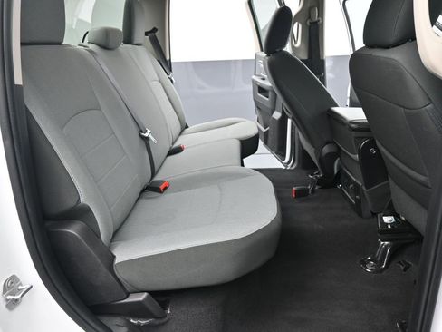 Used 2022 RAM 1500 Classic SLT image 29