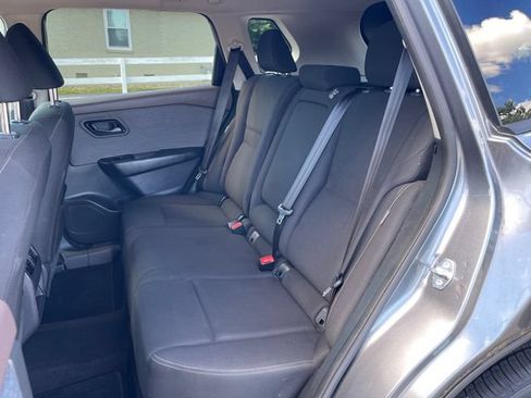 Used 2023 Nissan Rogue S FWD image 10