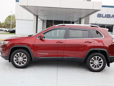 Used 2021 Jeep Cherokee Latitude Lux w/ Comfort/Convenience Group AWD/4WD image 2