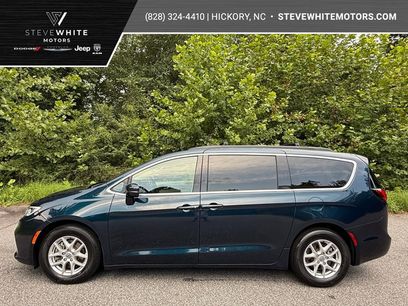 Used 2022 Chrysler Pacifica Touring-L