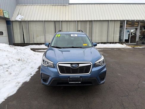 Used 2019 Subaru Forester Premium image 4