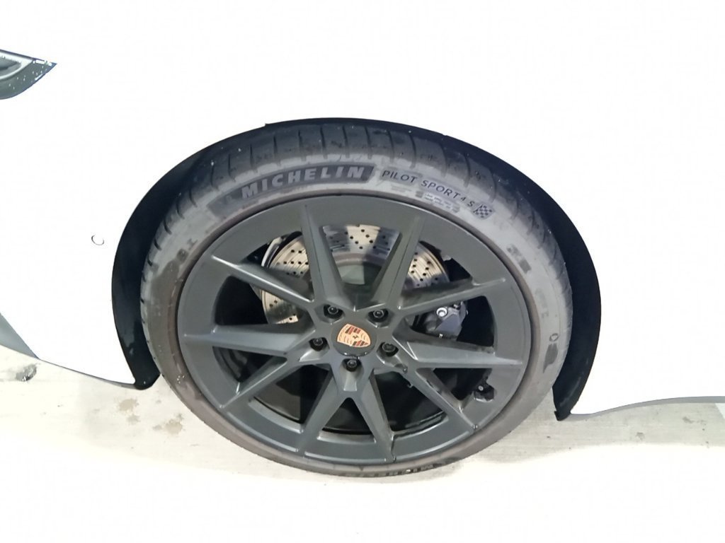 Used 2025 Porsche 911 Carrera RWD image 23