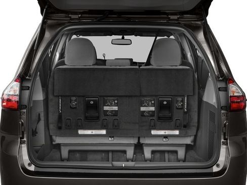 Used 2017 Toyota Sienna LE FWD image 12