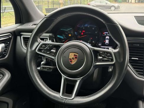 Used 2018 Porsche Macan image 9