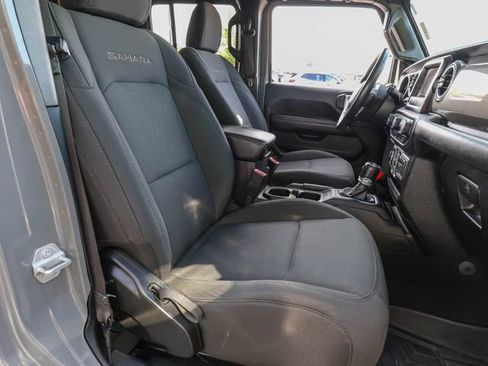 Used 2018 Jeep Wrangler Unlimited Sahara AWD/4WD image 22