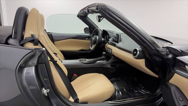 Used 2016 MAZDA MX-5 Miata Grand Touring RWD image 17