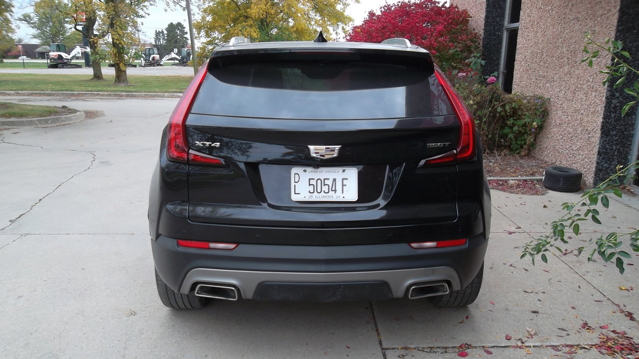 Used 2021 Cadillac XT4 Premium Luxury FWD image 5