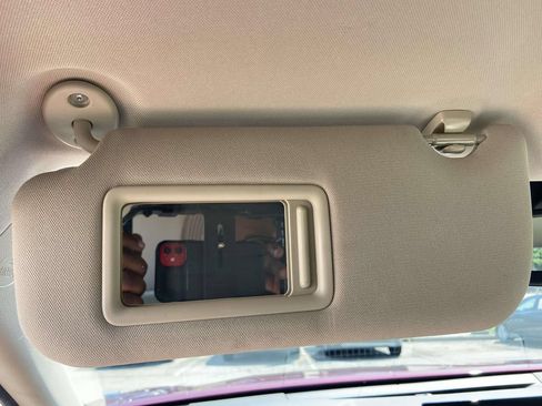 Used 2022 Toyota Camry XLE FWD image 28