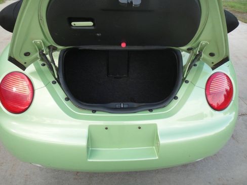 Used 2004 Volkswagen Beetle GLS FWD image 15
