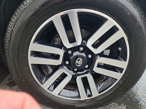 Used 2017 Toyota 4Runner Limited image 18