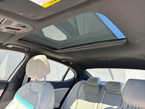 Used 2025 Genesis G70 2.5T w/ Sport Prestige Package image 16