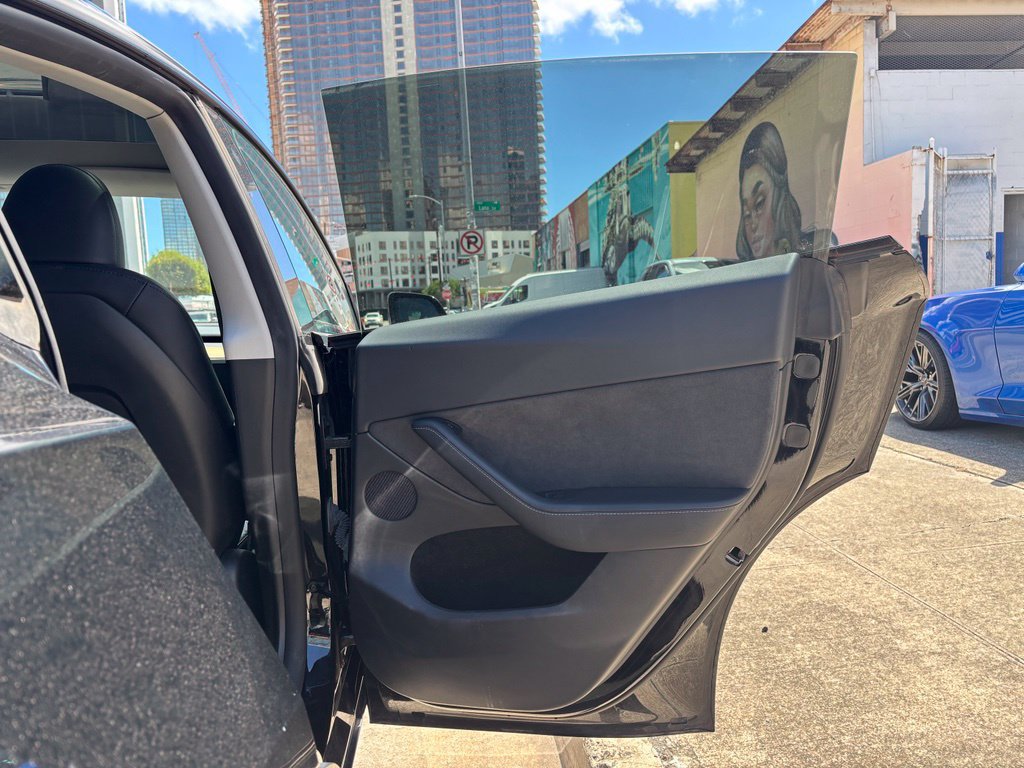 Used 2023 Tesla Model Y AWD image 17