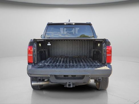 Certified 2025 Toyota Tacoma SR5 AWD/4WD image 24