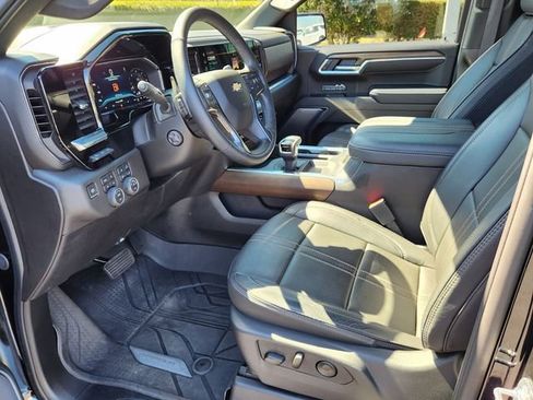 Used 2025 Chevrolet Silverado 1500 High Country w/ High Country Premium Package image 11