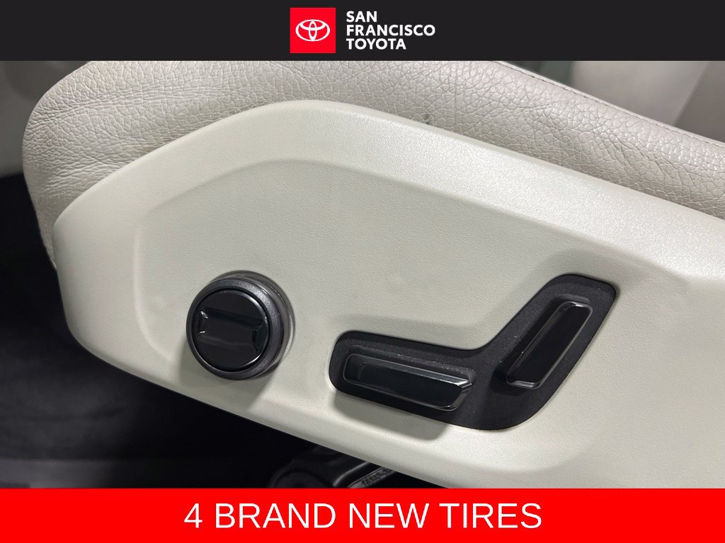 Used 2020 Volvo XC90 T6 Momentum w/ Protection Package Premier AWD/4WD image 13