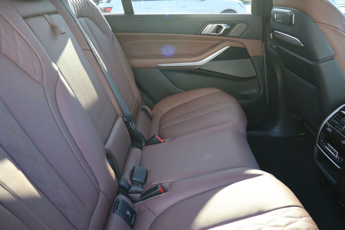 Used 2026 BMW X7 M60i AWD/4WD image 27