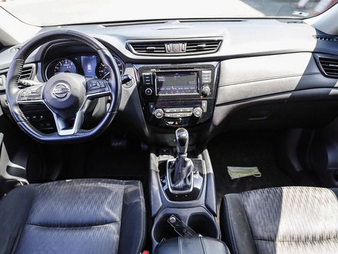Used 2019 Nissan Rogue SV w/ Sun & Sound Touring Package FWD image 15