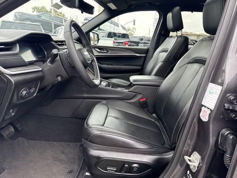 Used 2024 Jeep Grand Cherokee L Limited w/ Luxury Tech Group II AWD/4WD image 9