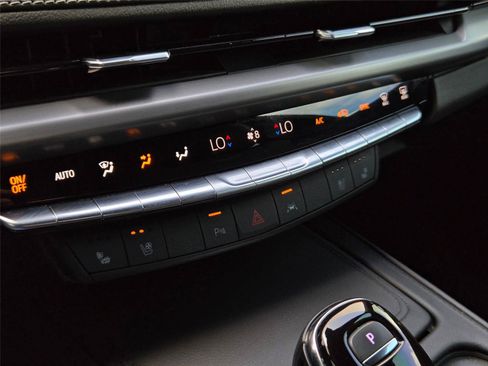 Used 2024 Cadillac XT4 Premium Luxury FWD image 21