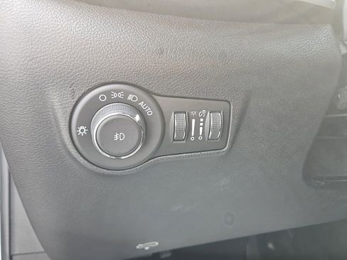 Used 2024 Jeep Compass Latitude w/ Sun and Sound Group AWD/4WD image 31